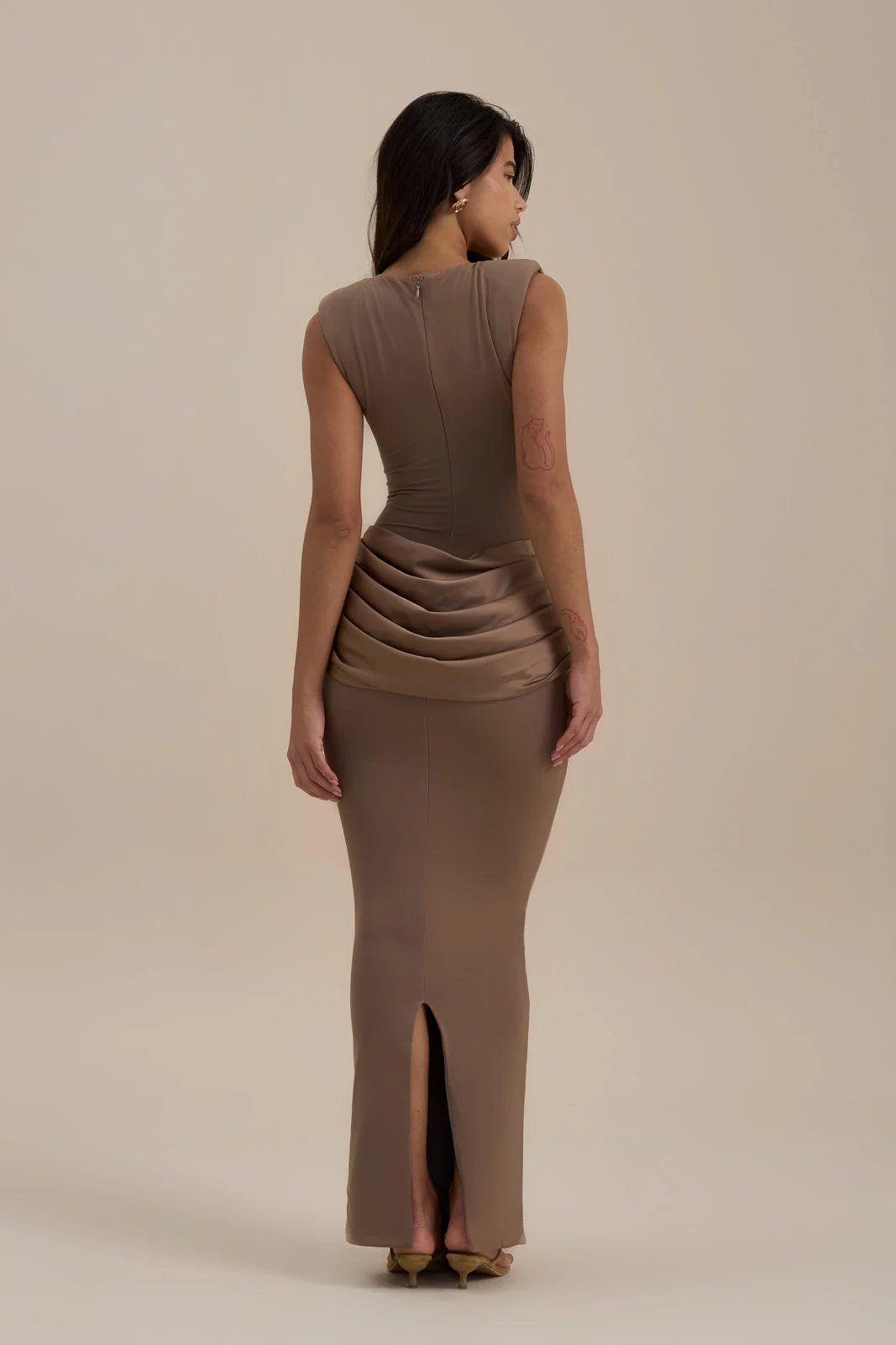 EMAN SLEEVELESS MAXI DRESS WITH SATIN DRAPED WAIST DETAIL | MOCHA MOUSSE - Image 4