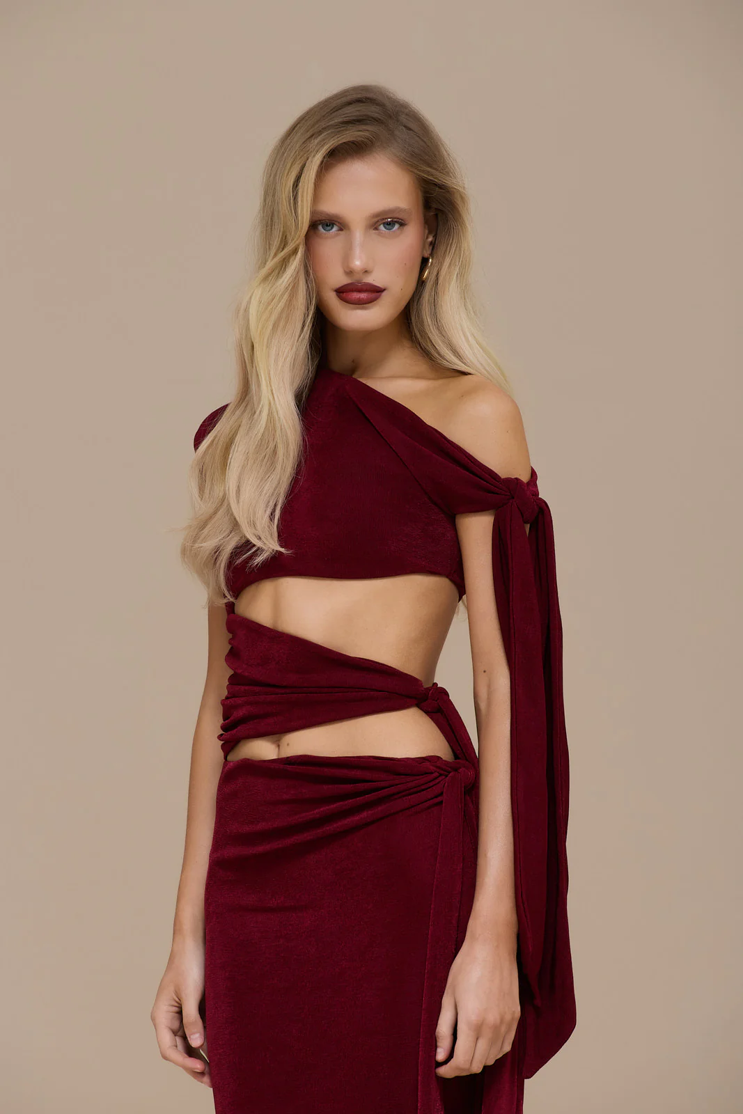 NOA CUT OUT TOP | WINE - Image 4