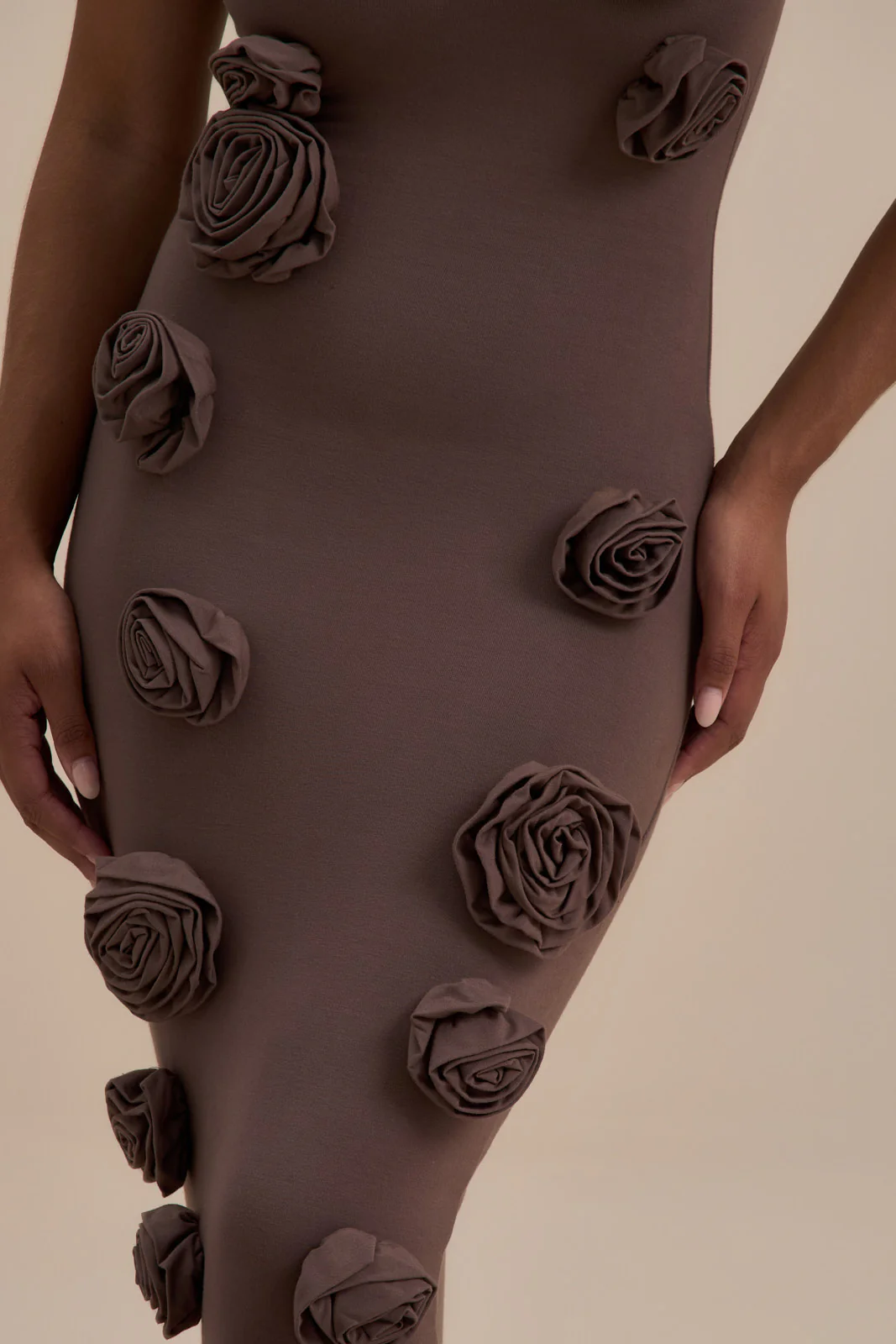 PALMA MAXI DRESS | CHOCOLATE - SALE - Image 5