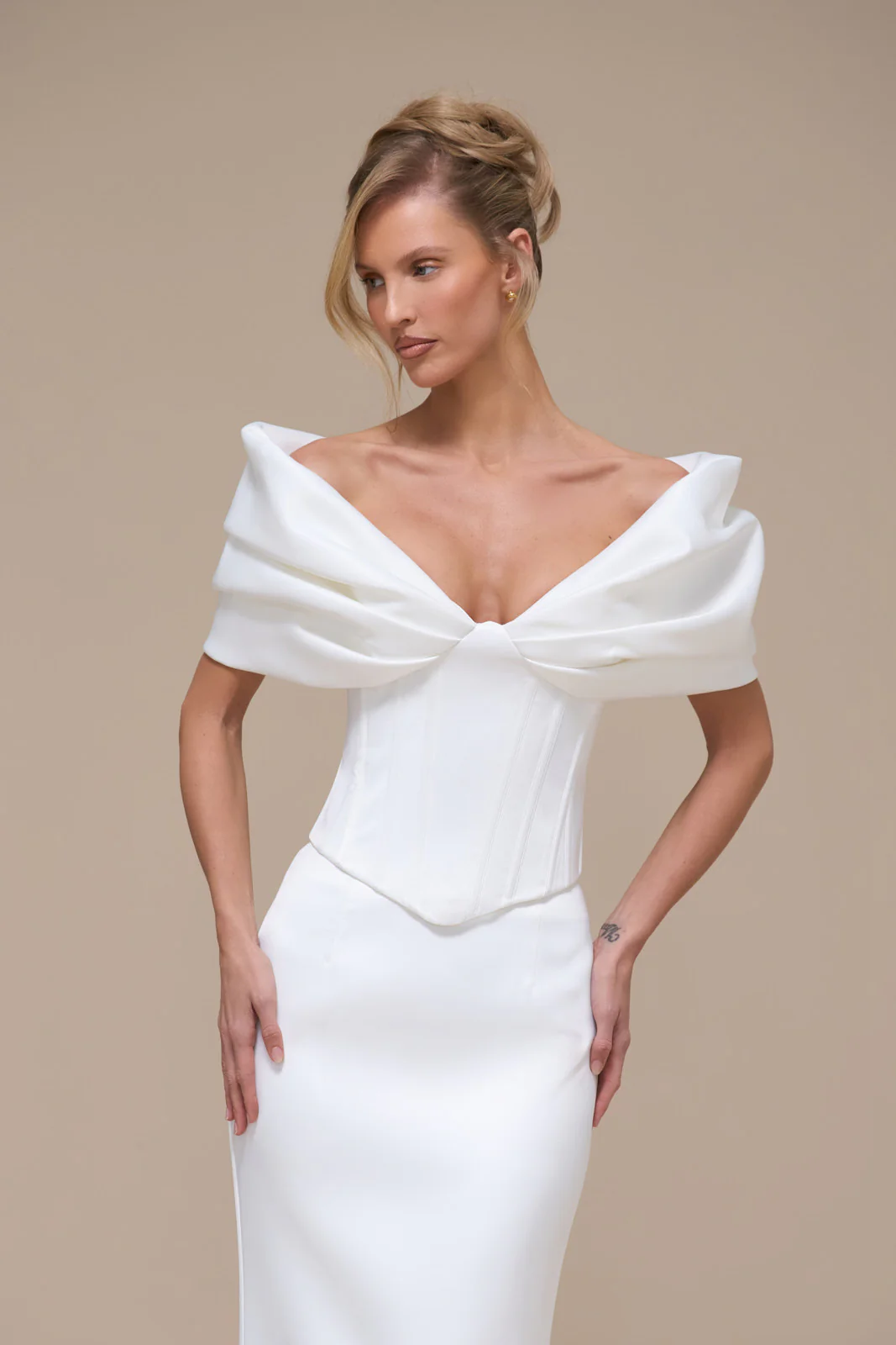 VIVIENNE OFF SHOULDER GATHERED CORSET | IVORY - Image 5